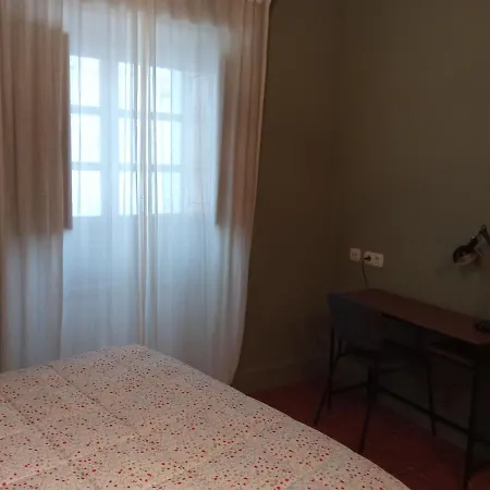 阿科纳维亚酒店 2*