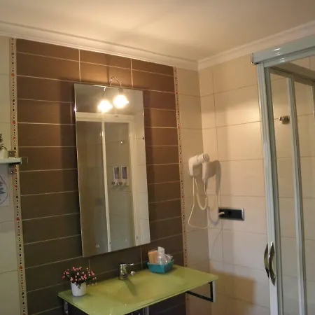 Hotel Arco Navia